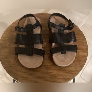 Vionic Goldie Black Sandal Size 7 NWOT